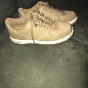 Tan/beige Nike Air Force 1